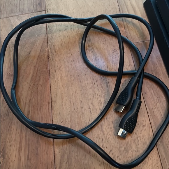 Sony PS4 PlayStation 4 with 2 Controllers - Picture 5 of 7